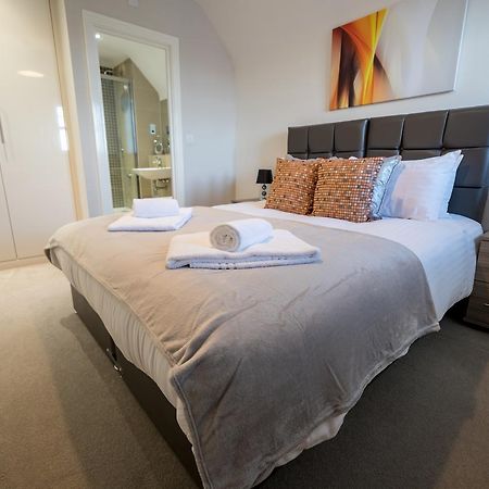 Helios Court Penthouse Serviced Apartment By Ferndale Maidenhead Exterior foto