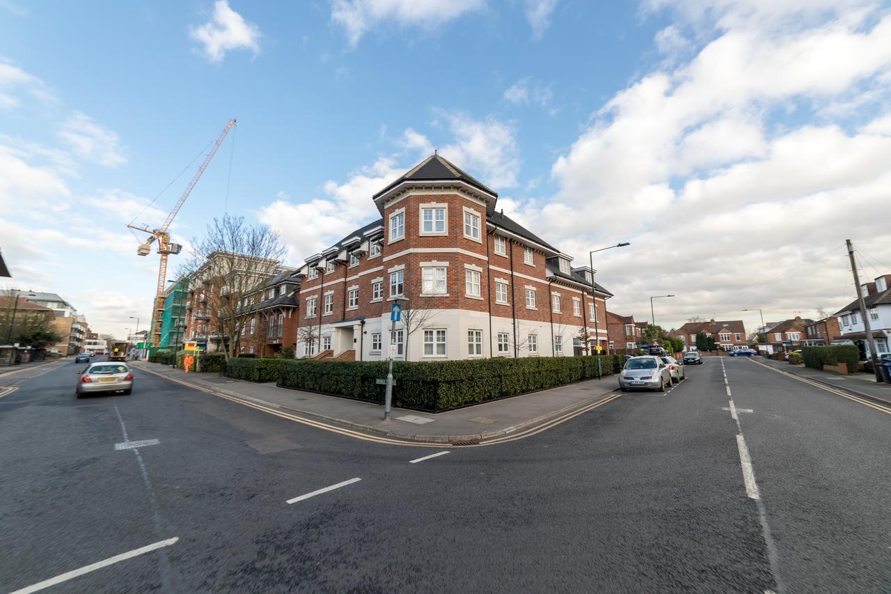 Helios Court Penthouse Serviced Apartment By Ferndale Maidenhead Exterior foto