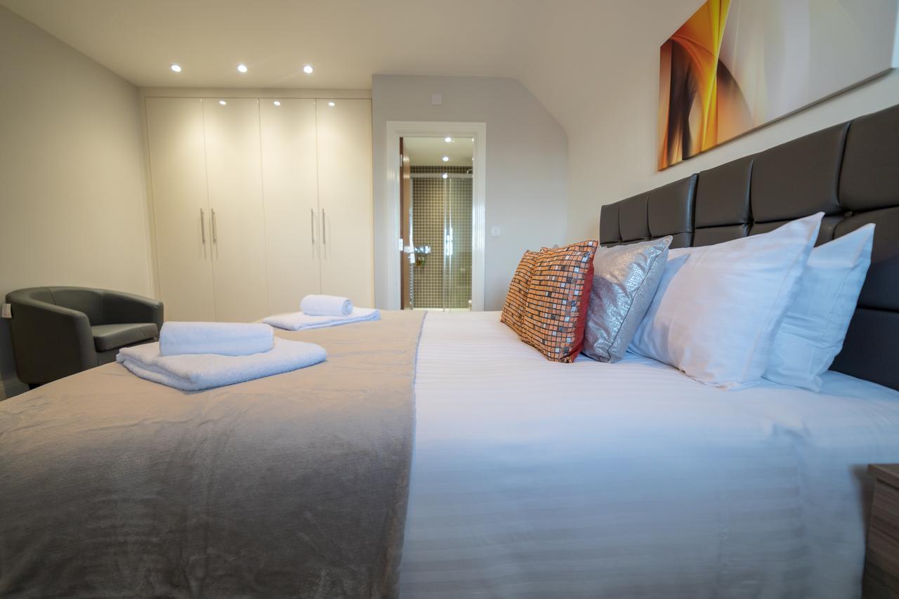 Helios Court Penthouse Serviced Apartment By Ferndale Maidenhead Exterior foto