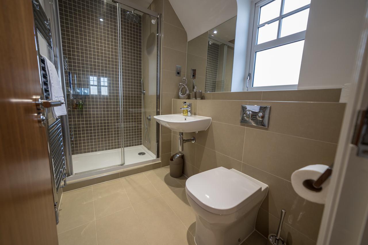 Helios Court Penthouse Serviced Apartment By Ferndale Maidenhead Exterior foto