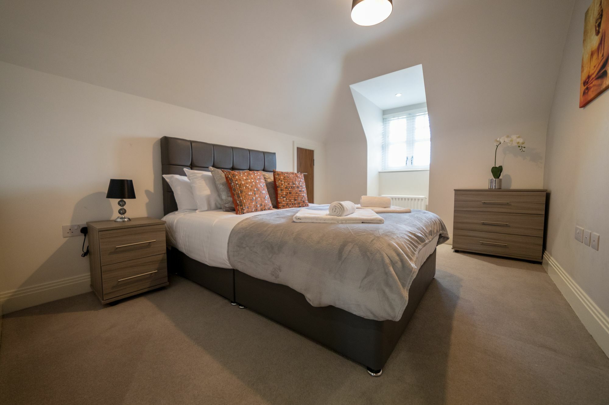 Helios Court Penthouse Serviced Apartment By Ferndale Maidenhead Exterior foto